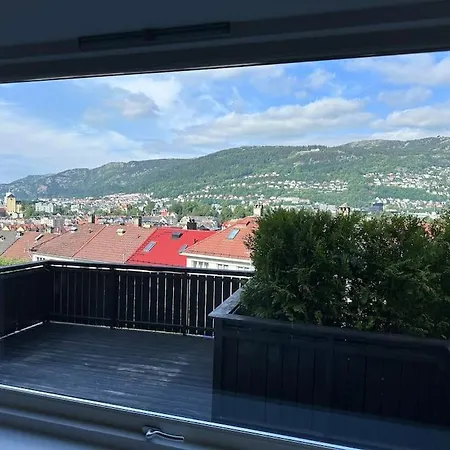 Cozy Nest- Walking Distance To City Center * Μπέργκεν